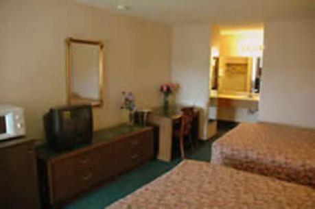 Willmar Lakeview Inn חדר תמונה